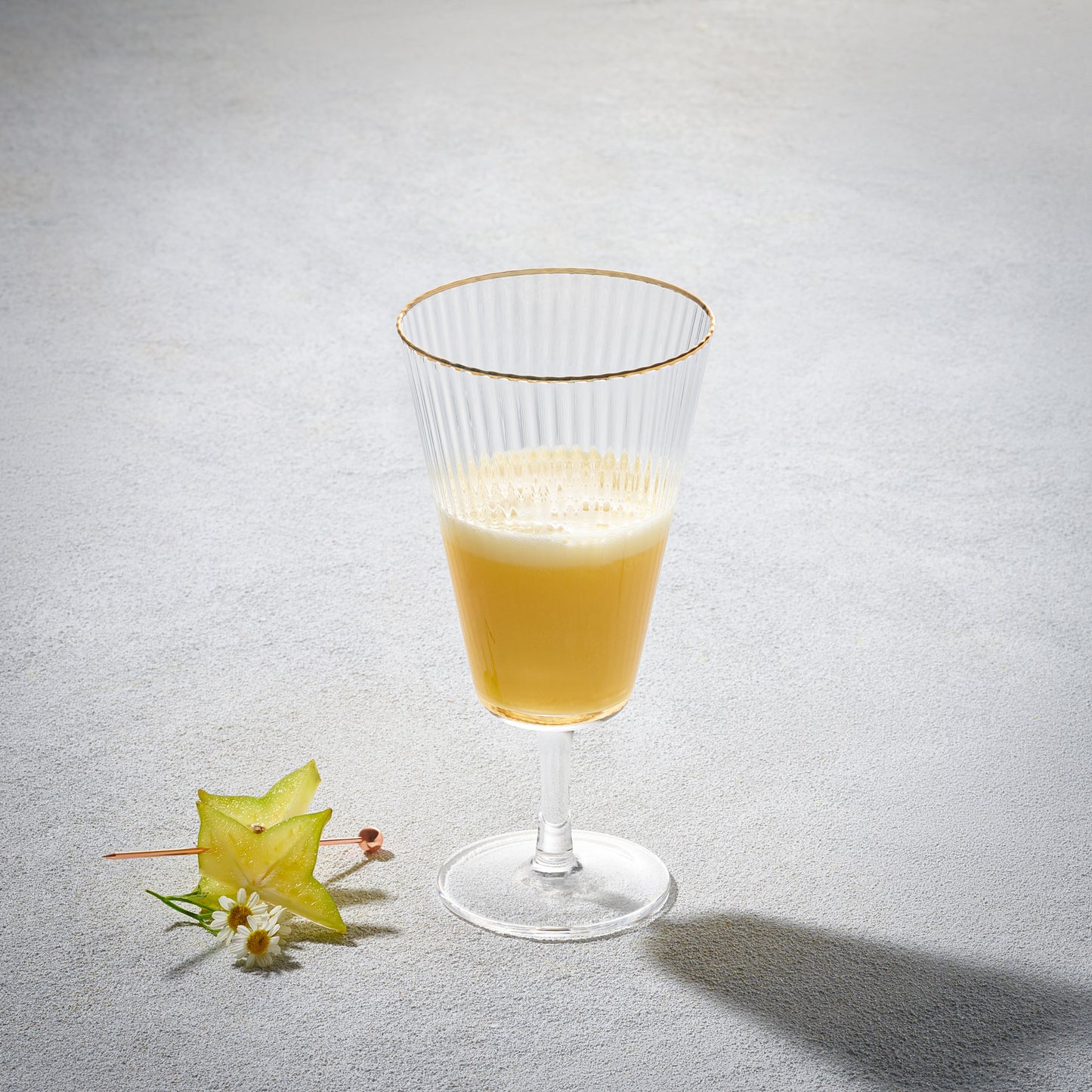 Vikko - Optic Water Glass Gold Rim 13 oz