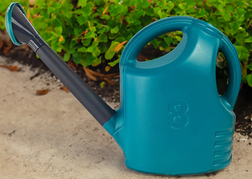 8 Litter Watering Can W/ Nozzle