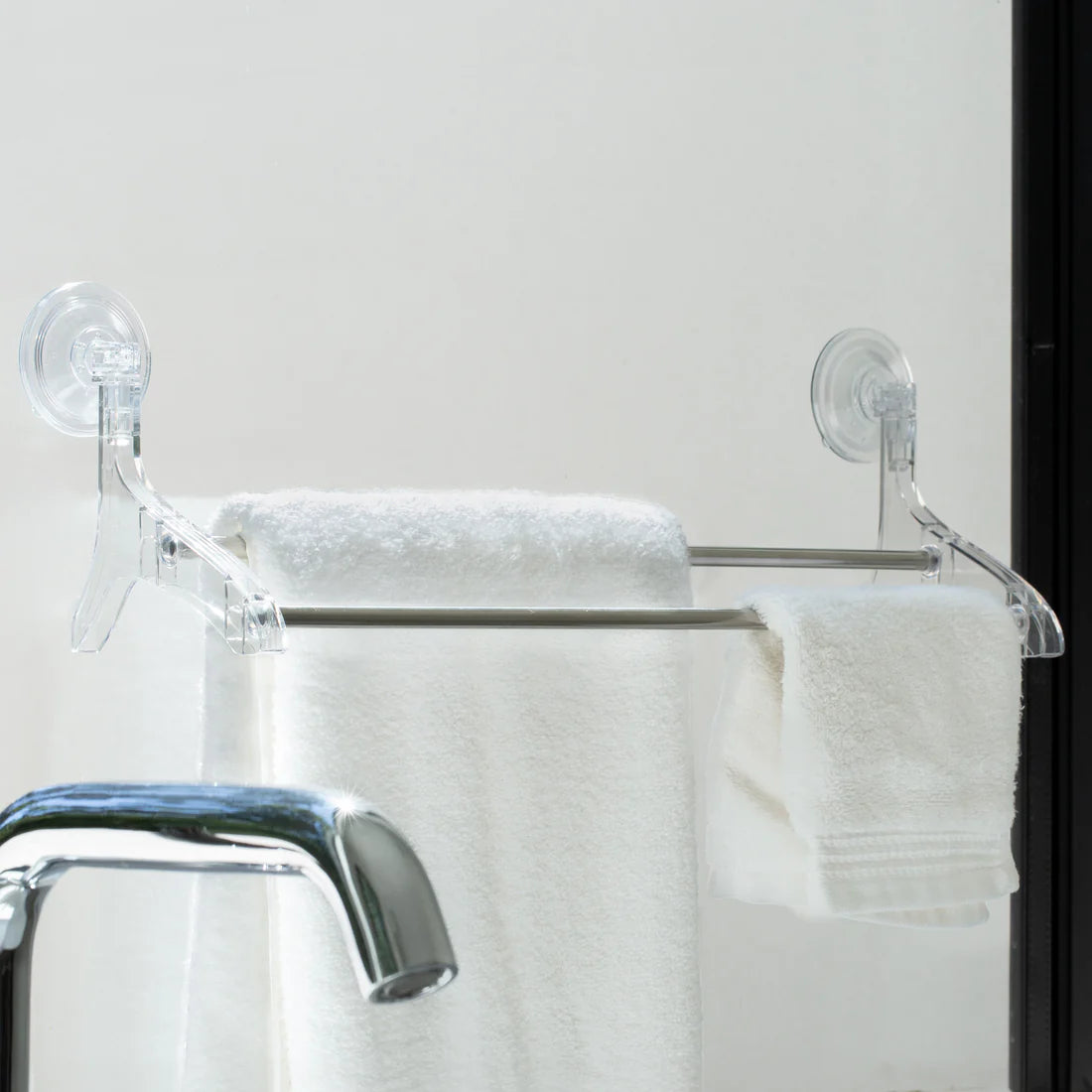 Double suction Clear Towel Bar 3