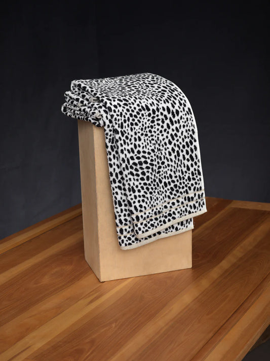 Hand Towel Blackberry Black/White