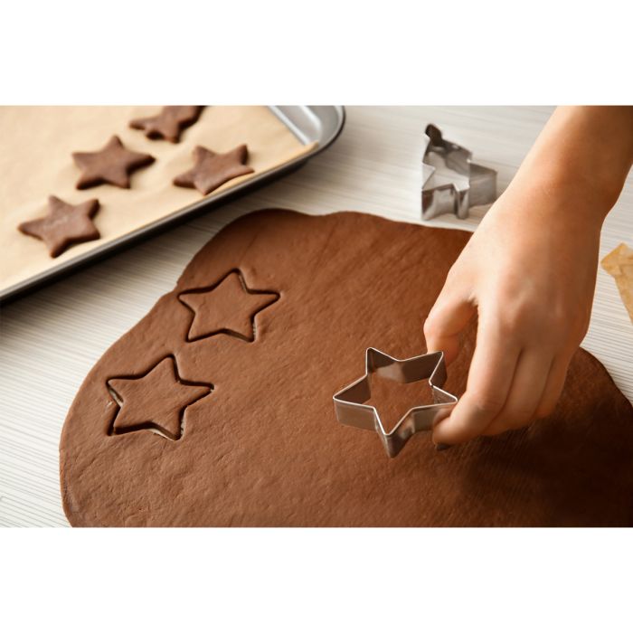 Mrs Anderson's Baking Star Cutter with Storage Container, Set of 5 3