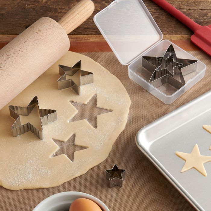 Mrs Anderson's Baking Star Cutter with Storage Container, Set of 5 4