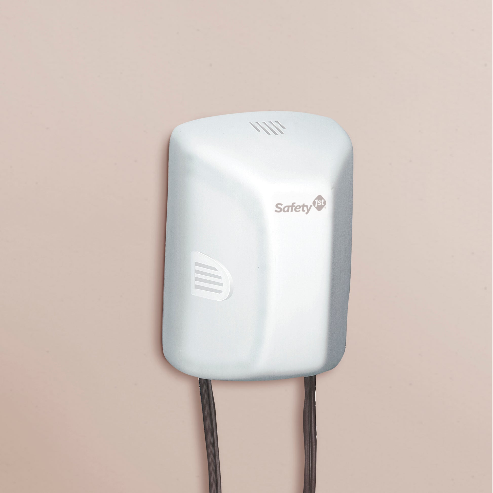 Outlet Cover With Cord Shortenter