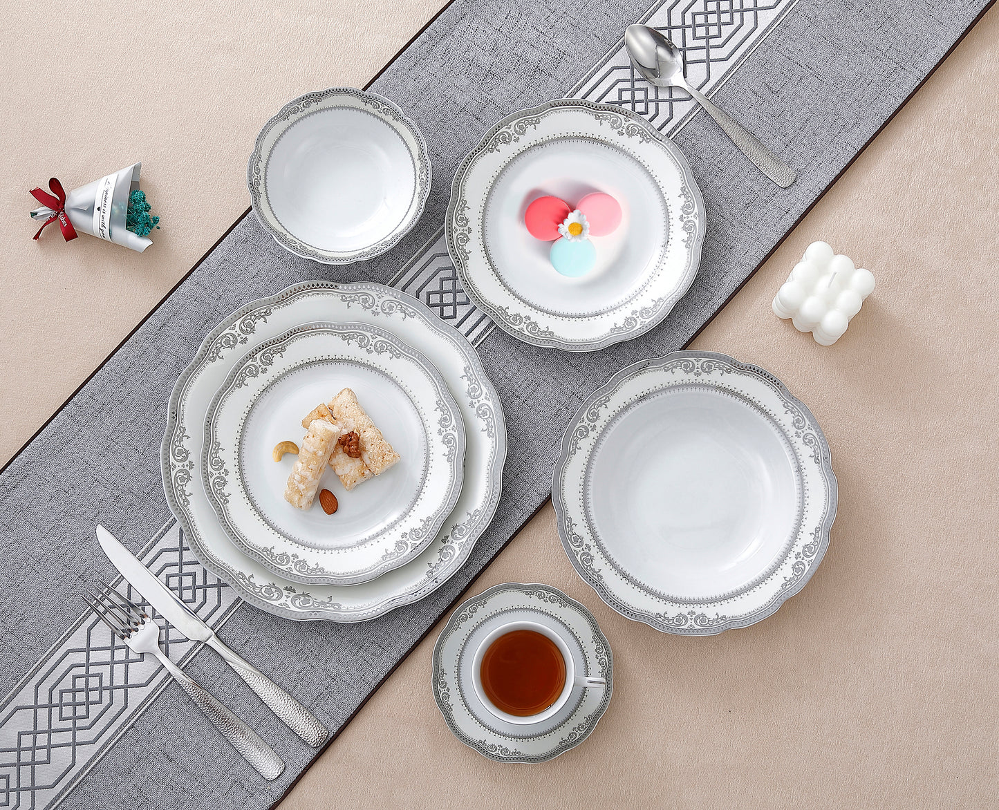 Porcelain Wavy Edge Dinnerware Set, 24 Piece Service for 4 Victoria Design 5