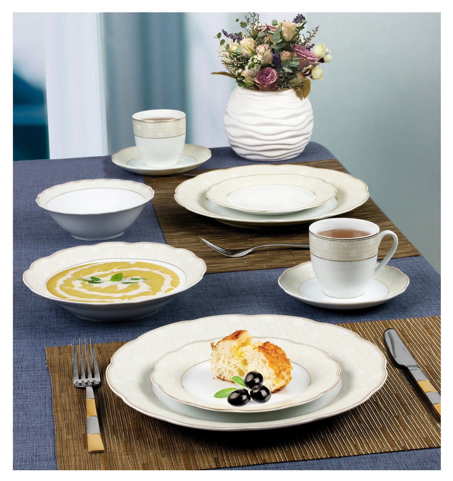 Tova 24 Piece Wavy Dinnerware-Porcelain-Srvice for 4-Tova